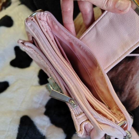 Chic Pink Quilted Crossbody Bag - Picture 2 of 7